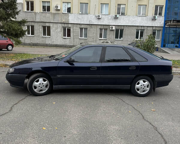 Синий Рено Сафран, объемом двигателя 3 л и пробегом 327 тыс. км за 2200 $, фото 2 на Automoto.ua