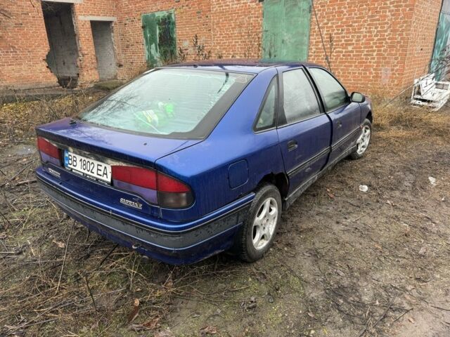 Синий Рено Сафран, объемом двигателя 2.2 л и пробегом 350 тыс. км за 710 $, фото 1 на Automoto.ua