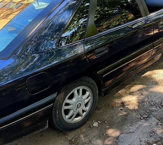 Синий Рено Сафран, объемом двигателя 2 л и пробегом 400 тыс. км за 2500 $, фото 1 на Automoto.ua