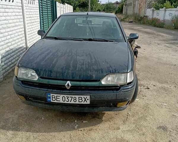 Зеленый Рено Сафран, объемом двигателя 2 л и пробегом 250 тыс. км за 1500 $, фото 5 на Automoto.ua