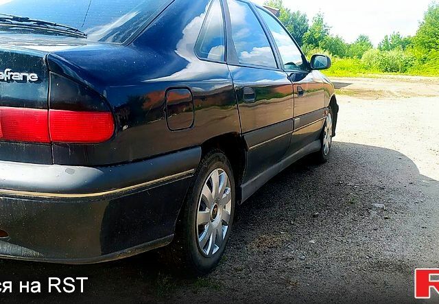 Зеленый Рено Сафран, объемом двигателя 2.2 л и пробегом 0 тыс. км за 2400 $, фото 2 на Automoto.ua