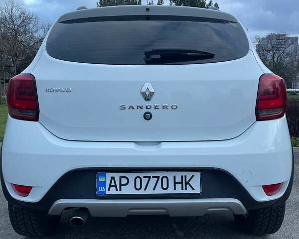 Белый Рено Сандеро СтэпВэй, объемом двигателя 0.9 л и пробегом 95 тыс. км за 8999 $, фото 8 на Automoto.ua