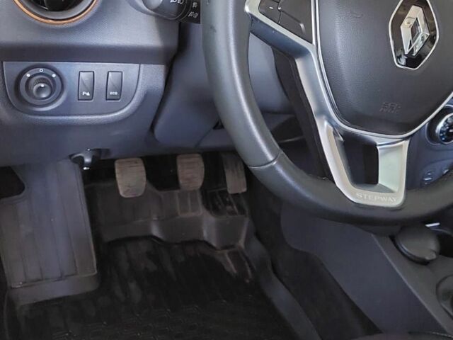 Білий Рено Сандеро СтепВей, об'ємом двигуна 1.5 л та пробігом 67 тис. км за 12200 $, фото 14 на Automoto.ua