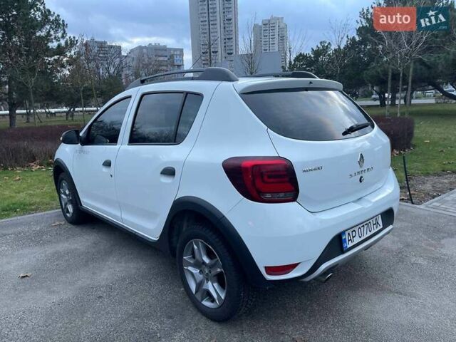 Белый Рено Сандеро СтэпВэй, объемом двигателя 0.9 л и пробегом 95 тыс. км за 8999 $, фото 9 на Automoto.ua