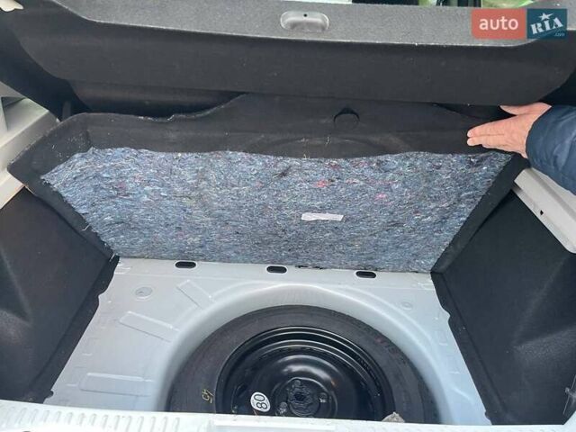 Белый Рено Сандеро СтэпВэй, объемом двигателя 0.9 л и пробегом 95 тыс. км за 8999 $, фото 30 на Automoto.ua