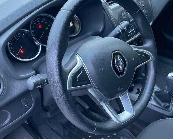 Белый Рено Сандеро СтэпВэй, объемом двигателя 0.9 л и пробегом 95 тыс. км за 8999 $, фото 50 на Automoto.ua