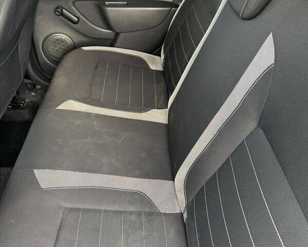 Белый Рено Сандеро СтэпВэй, объемом двигателя 1.46 л и пробегом 280 тыс. км за 11000 $, фото 6 на Automoto.ua