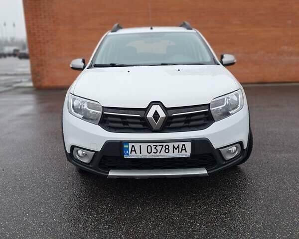 Белый Рено Сандеро СтэпВэй, объемом двигателя 1.46 л и пробегом 136 тыс. км за 9950 $, фото 14 на Automoto.ua