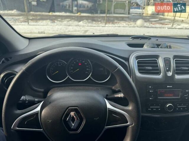 Белый Рено Сандеро СтэпВэй, объемом двигателя 1.46 л и пробегом 280 тыс. км за 11000 $, фото 3 на Automoto.ua
