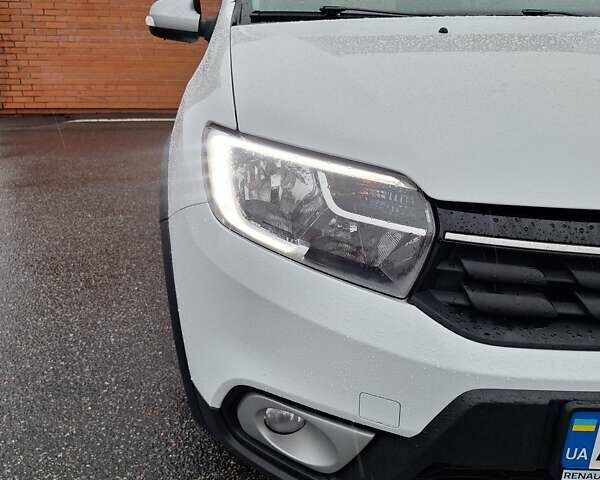 Белый Рено Сандеро СтэпВэй, объемом двигателя 1.46 л и пробегом 136 тыс. км за 9950 $, фото 8 на Automoto.ua