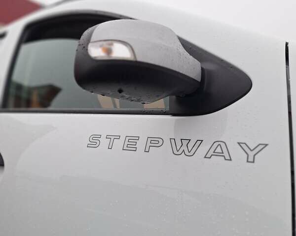 Белый Рено Сандеро СтэпВэй, объемом двигателя 1.46 л и пробегом 136 тыс. км за 9950 $, фото 28 на Automoto.ua