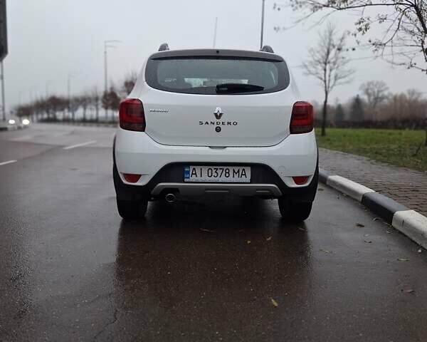 Белый Рено Сандеро СтэпВэй, объемом двигателя 1.46 л и пробегом 136 тыс. км за 9950 $, фото 3 на Automoto.ua