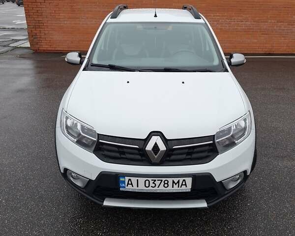 Белый Рено Сандеро СтэпВэй, объемом двигателя 1.46 л и пробегом 136 тыс. км за 9950 $, фото 15 на Automoto.ua