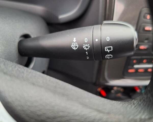 Белый Рено Сандеро СтэпВэй, объемом двигателя 1.46 л и пробегом 136 тыс. км за 9950 $, фото 39 на Automoto.ua