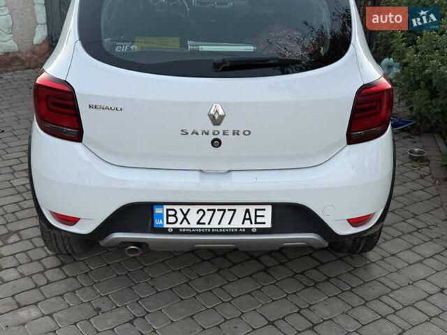 Білий Рено Сандеро СтепВей, об'ємом двигуна 1.46 л та пробігом 120 тис. км за 9700 $, фото 17 на Automoto.ua