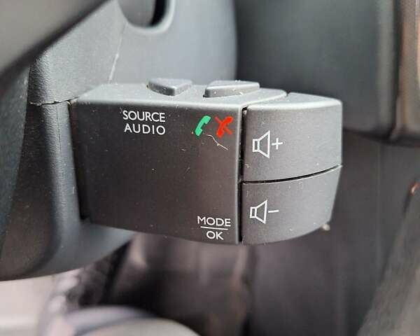 Белый Рено Сандеро СтэпВэй, объемом двигателя 1.46 л и пробегом 136 тыс. км за 9950 $, фото 40 на Automoto.ua