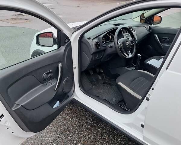 Белый Рено Сандеро СтэпВэй, объемом двигателя 1.46 л и пробегом 136 тыс. км за 9950 $, фото 30 на Automoto.ua