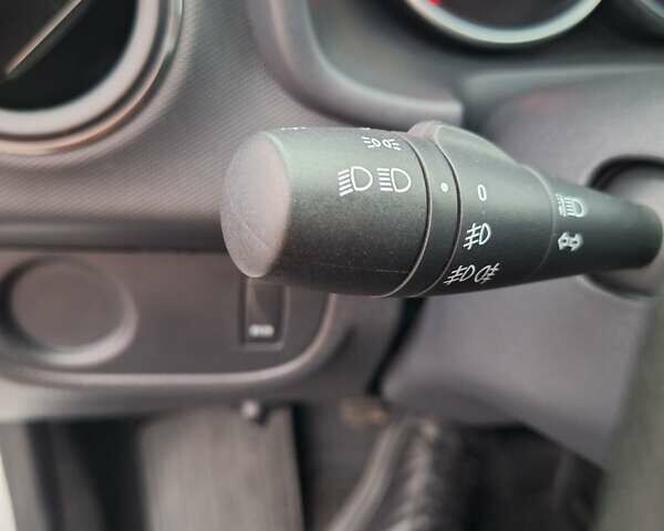 Белый Рено Сандеро СтэпВэй, объемом двигателя 1.46 л и пробегом 136 тыс. км за 9950 $, фото 38 на Automoto.ua