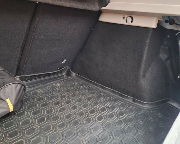 Белый Рено Сандеро СтэпВэй, объемом двигателя 1.46 л и пробегом 136 тыс. км за 9950 $, фото 57 на Automoto.ua