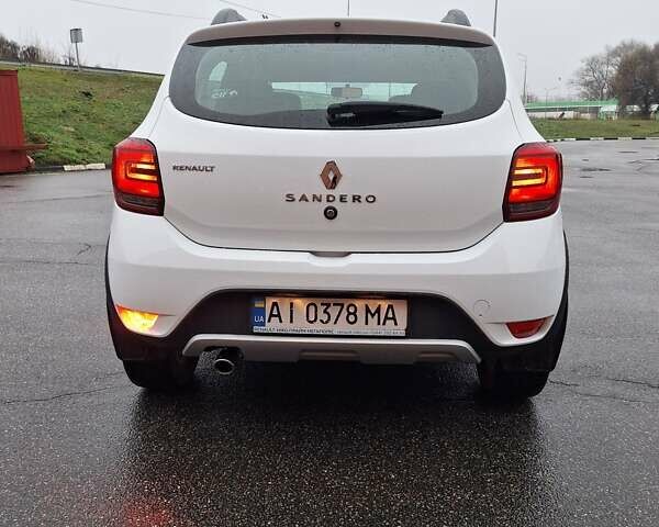 Белый Рено Сандеро СтэпВэй, объемом двигателя 1.46 л и пробегом 136 тыс. км за 9950 $, фото 12 на Automoto.ua