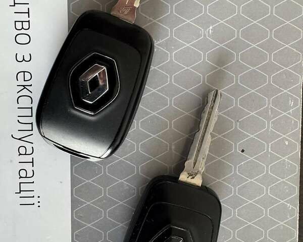 Белый Рено Сандеро СтэпВэй, объемом двигателя 1.46 л и пробегом 280 тыс. км за 11000 $, фото 7 на Automoto.ua