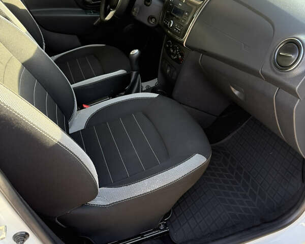 Білий Рено Сандеро СтепВей, об'ємом двигуна 1.46 л та пробігом 120 тис. км за 9700 $, фото 1 на Automoto.ua