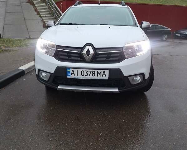 Белый Рено Сандеро СтэпВэй, объемом двигателя 1.46 л и пробегом 136 тыс. км за 9950 $, фото 7 на Automoto.ua