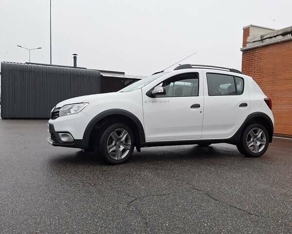 Белый Рено Сандеро СтэпВэй, объемом двигателя 1.46 л и пробегом 136 тыс. км за 9950 $, фото 18 на Automoto.ua