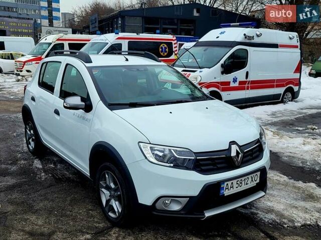 Белый Рено Сандеро СтэпВэй, объемом двигателя 0.9 л и пробегом 92 тыс. км за 8300 $, фото 2 на Automoto.ua