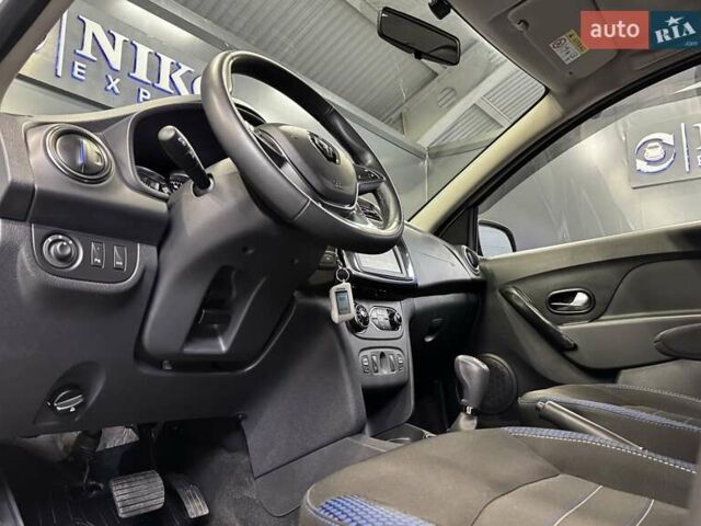 Белый Рено Сандеро СтэпВэй, объемом двигателя 0.9 л и пробегом 39 тыс. км за 11900 $, фото 28 на Automoto.ua