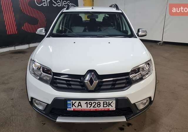 Белый Рено Сандеро СтэпВэй, объемом двигателя 0.9 л и пробегом 39 тыс. км за 8100 $, фото 1 на Automoto.ua