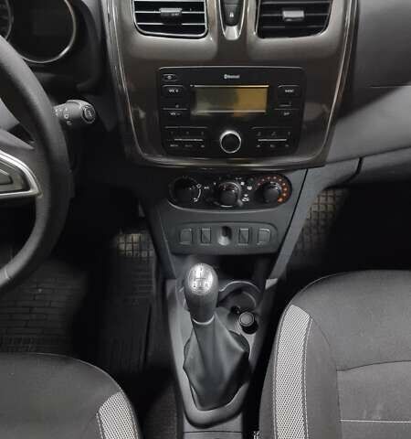 Белый Рено Сандеро СтэпВэй, объемом двигателя 0.9 л и пробегом 39 тыс. км за 8100 $, фото 7 на Automoto.ua