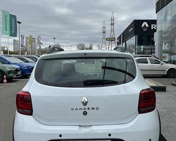 Белый Рено Сандеро СтэпВэй, объемом двигателя 0.9 л и пробегом 110 тыс. км за 7522 $, фото 6 на Automoto.ua