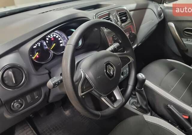 Белый Рено Сандеро СтэпВэй, объемом двигателя 0.9 л и пробегом 39 тыс. км за 8100 $, фото 9 на Automoto.ua