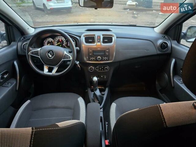 Білий Рено Сандеро СтепВей, об'ємом двигуна 0.9 л та пробігом 105 тис. км за 8900 $, фото 26 на Automoto.ua