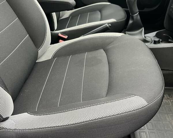 Белый Рено Сандеро СтэпВэй, объемом двигателя 0.9 л и пробегом 110 тыс. км за 7522 $, фото 13 на Automoto.ua