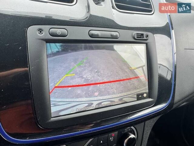 Белый Рено Сандеро СтэпВэй, объемом двигателя 1.46 л и пробегом 100 тыс. км за 12800 $, фото 18 на Automoto.ua