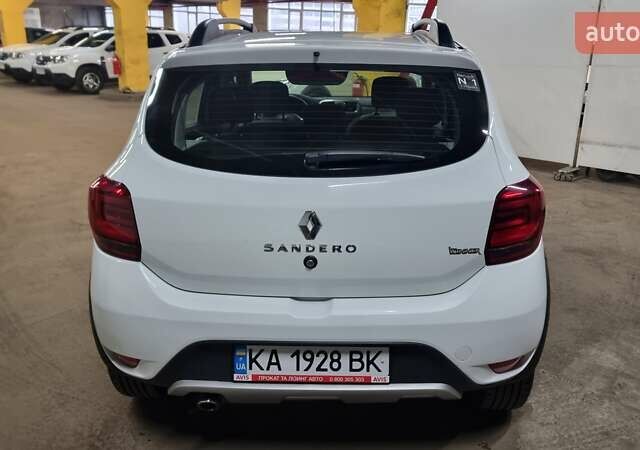 Белый Рено Сандеро СтэпВэй, объемом двигателя 0.9 л и пробегом 39 тыс. км за 8100 $, фото 12 на Automoto.ua
