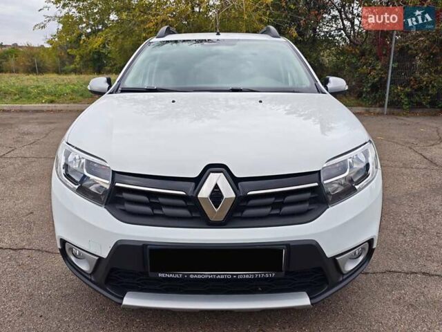 Белый Рено Сандеро СтэпВэй, объемом двигателя 1.46 л и пробегом 63 тыс. км за 13250 $, фото 3 на Automoto.ua