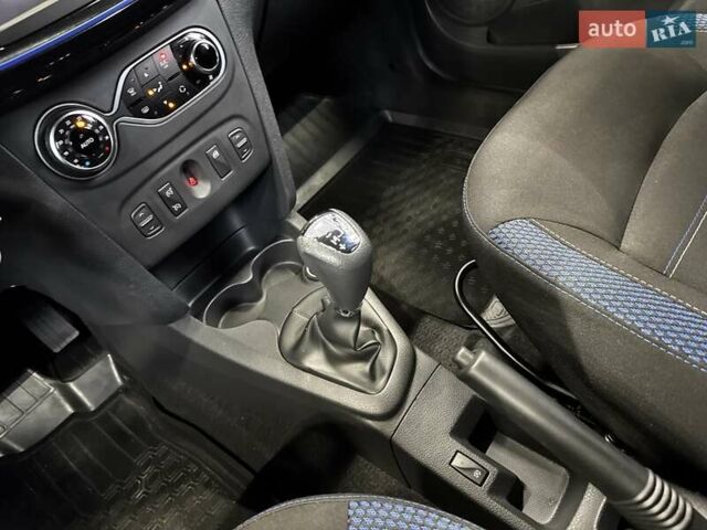 Белый Рено Сандеро СтэпВэй, объемом двигателя 0.9 л и пробегом 39 тыс. км за 11900 $, фото 34 на Automoto.ua