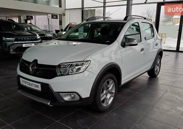 Белый Рено Сандеро СтэпВэй, объемом двигателя 0.9 л и пробегом 110 тыс. км за 9500 $, фото 11 на Automoto.ua