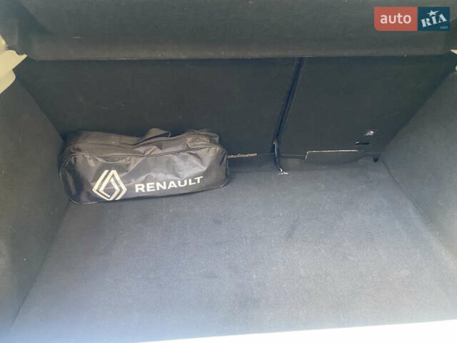 Рено Сандеро СтэпВэй 2021 в Киеве на Automoto.ua Белый Рено Сандеро СтэпВэй, объемом двигателя 1.46 л и пробегом 76 тыс. км за 12900 $, фото 21 на Automoto.ua