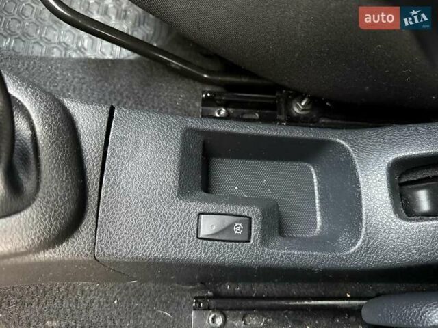 Рено Сандеро СтепВей 2021 у Запоріжжя на Automoto.ua Білий Рено Сандеро СтепВей, об'ємом двигуна 0.9 л та пробігом 110 тис. км за 10699 $, фото 22 на Automoto.ua