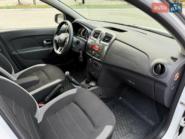 Рено Сандеро СтепВей 2021 у Запоріжжя на Automoto.ua Білий Рено Сандеро СтепВей, об'ємом двигуна 0.9 л та пробігом 110 тис. км за 10699 $, фото 13 на Automoto.ua