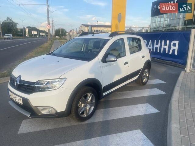 Белый Рено Сандеро СтэпВэй, объемом двигателя 1.46 л и пробегом 36 тыс. км за 13600 $, фото 1 на Automoto.ua
