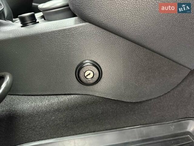 Белый Рено Сандеро СтэпВэй, объемом двигателя 0.9 л и пробегом 84 тыс. км за 9900 $, фото 31 на Automoto.ua