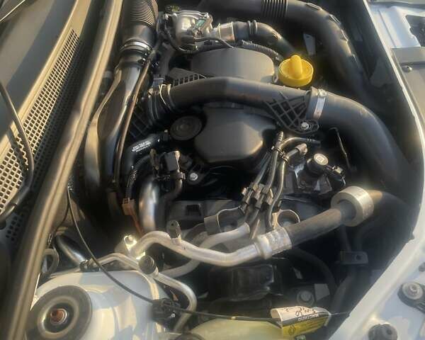 Белый Рено Сандеро СтэпВэй, объемом двигателя 1.46 л и пробегом 36 тыс. км за 13600 $, фото 3 на Automoto.ua