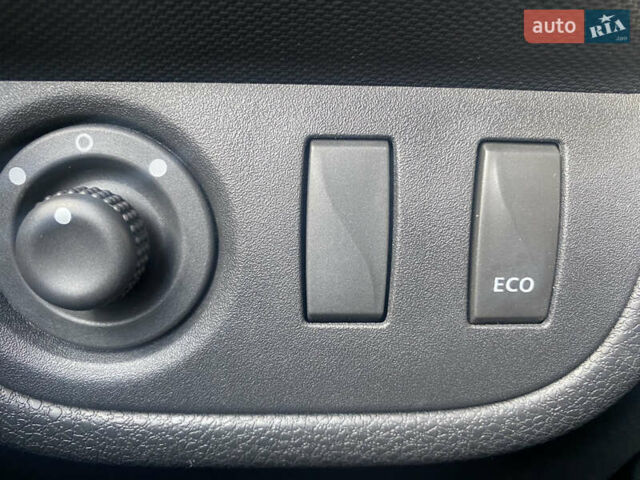 Рено Сандеро СтэпВэй 2021 в Киеве на Automoto.ua Белый Рено Сандеро СтэпВэй, объемом двигателя 1.46 л и пробегом 76 тыс. км за 12900 $, фото 12 на Automoto.ua