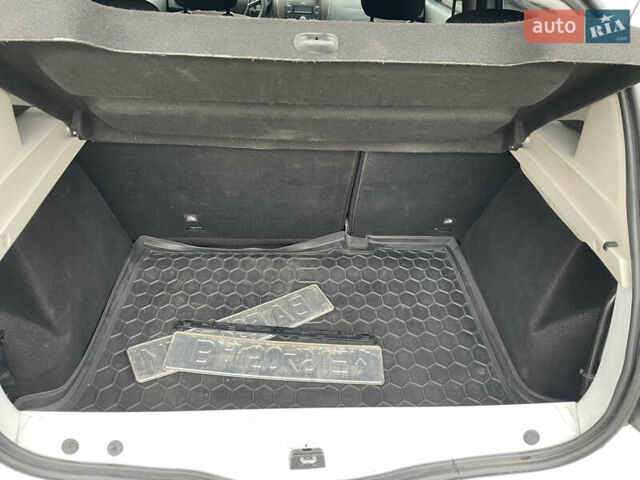 Белый Рено Сандеро СтэпВэй, объемом двигателя 1.46 л и пробегом 66 тыс. км за 12300 $, фото 21 на Automoto.ua