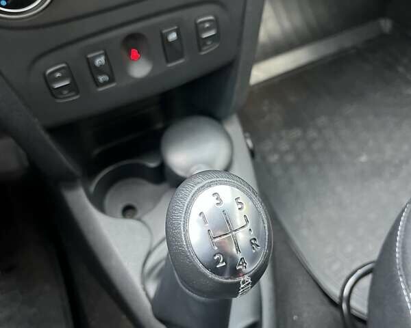 Білий Рено Сандеро СтепВей, об'ємом двигуна 0.9 л та пробігом 79 тис. км за 8164 $, фото 20 на Automoto.ua